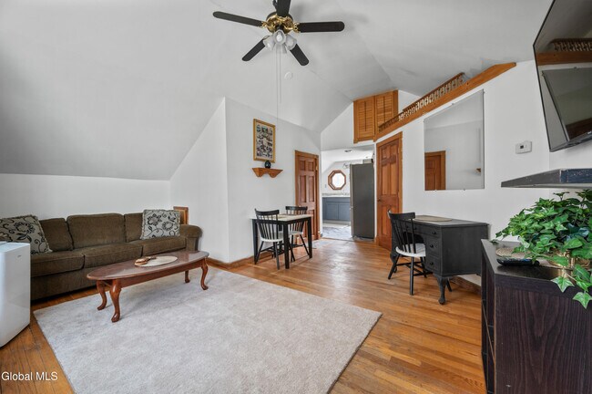 Building Photo - 92 Walworth St