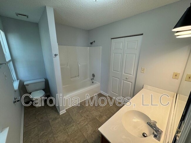 Building Photo - 9 Ivy Spring Dr