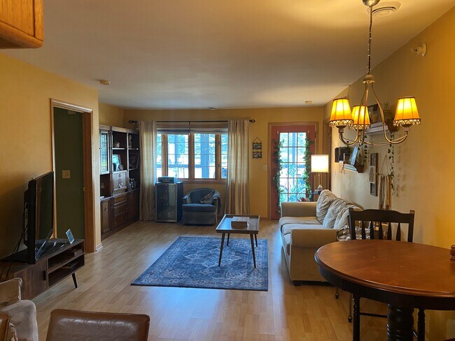 Building Photo - 281 Oconomowoc Pkwy