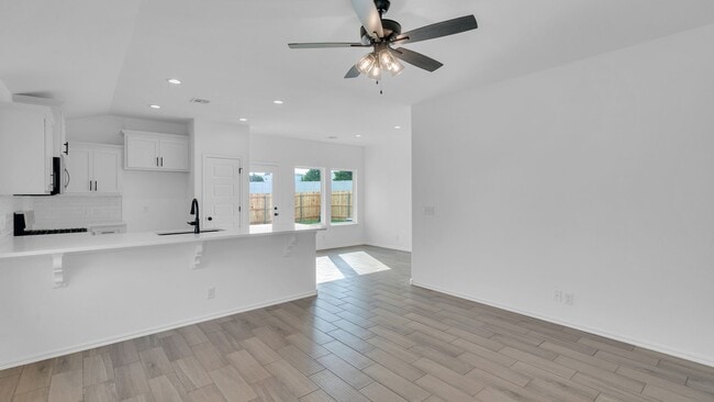 Building Photo - 3 Bed | 2 Bath in Owasso!