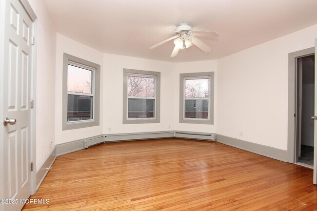 Building Photo - 142 Morris Ave