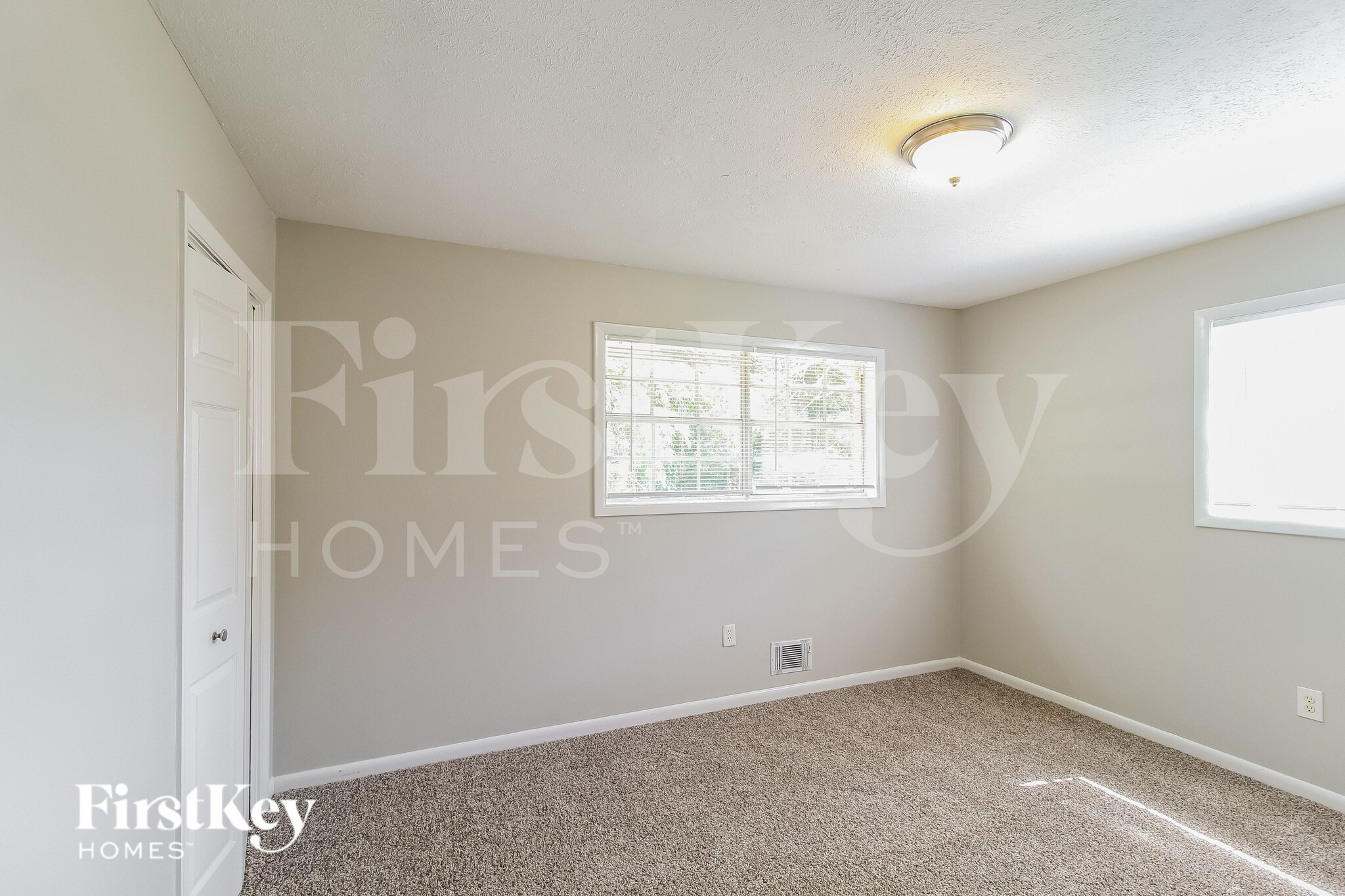 Building Photo - 1021 Meadowbrook Ln NW