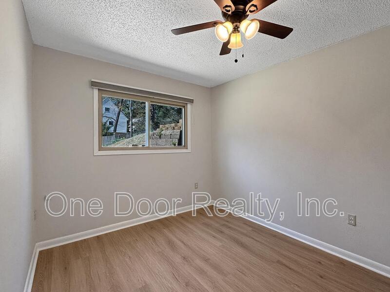 Building Photo - 138 Riverview Plantation Dr