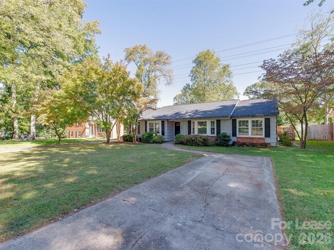 Building Photo - 709 Cooper Dr