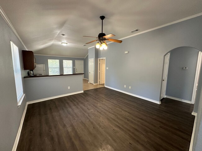 Building Photo - Spacious 4-Bedroom, 2-Bathroom Home for Re...