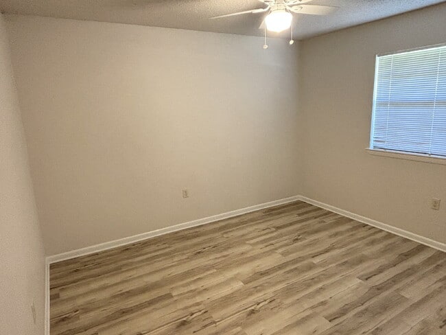Building Photo - "Charming 3-Bedroom home in Mary Esther!"