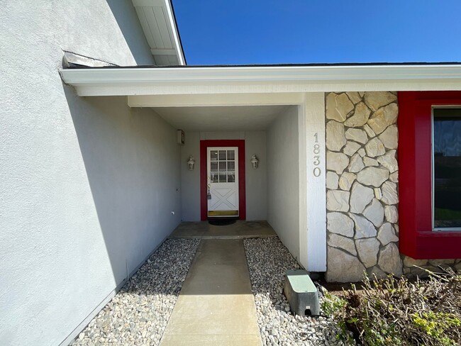 Building Photo - Recently Remodeled 4 Bedroom 2 Bath Single...
