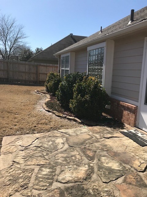 Building Photo - Beautiful Well Maintained 3 Bedroom Home In Cedar Ridge Park!