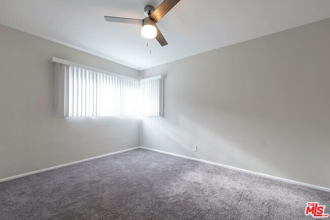 Building Photo - 4121 Santo Tomas Dr