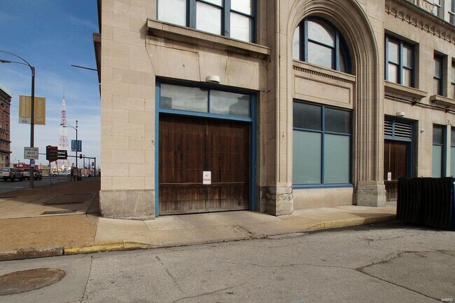 Building Photo - 1136 Washington Ave