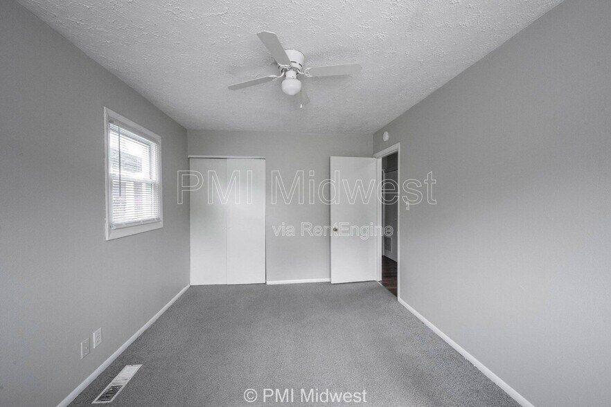 Building Photo - 316 S Kenmore Rd
