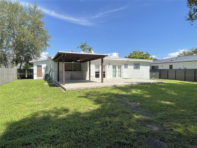 Building Photo - 5740 SW 45th Terrace