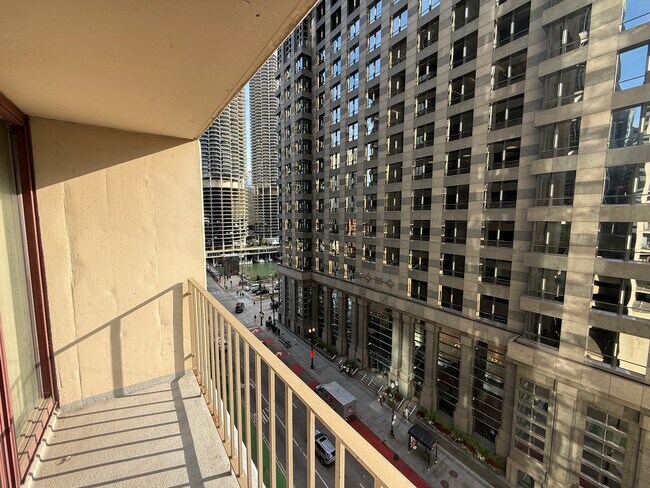 Building Photo - 200 N Dearborn St