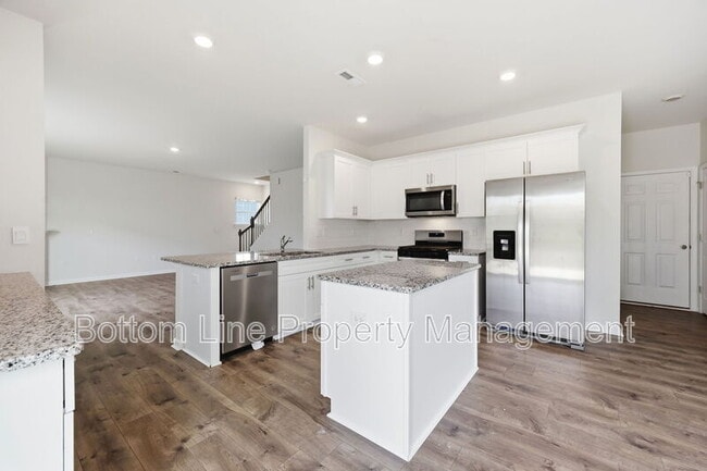 Building Photo - 413 Tucana St
