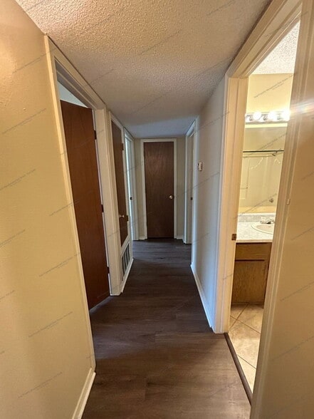 Building Photo - 1413 Grand Oak Dr