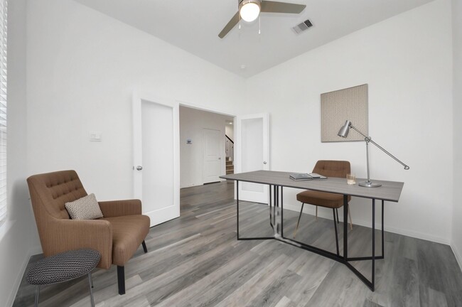 Building Photo - 501 Newcomb Holw Dr