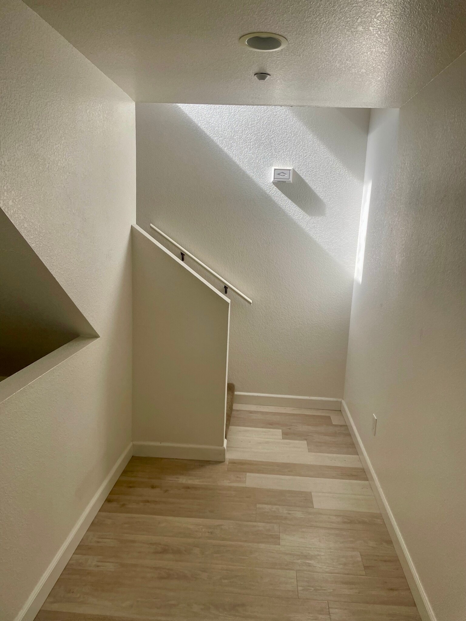 Building Photo - 896 Front St