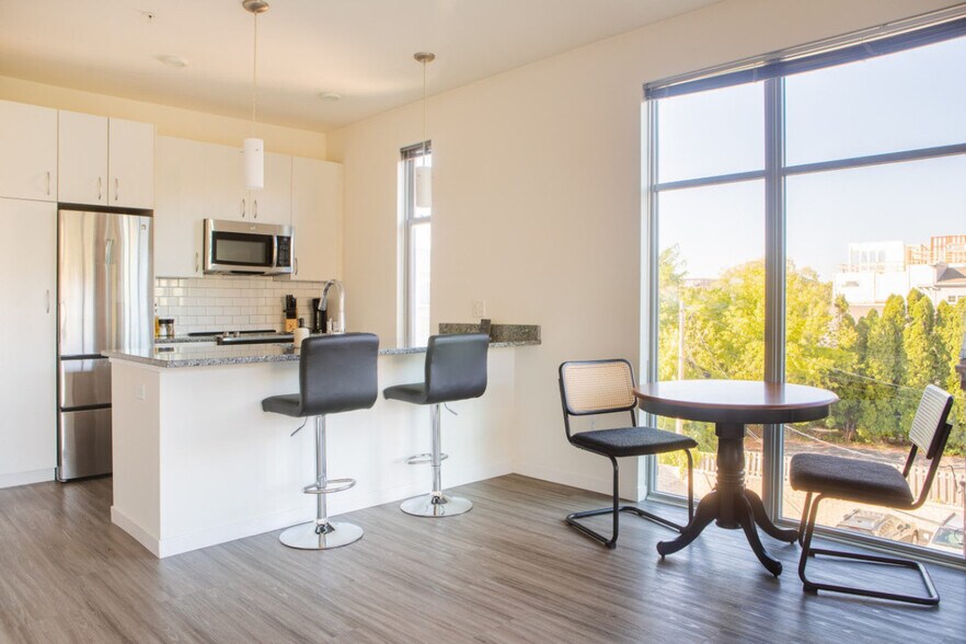 Building Photo - 1623 N Jackson St