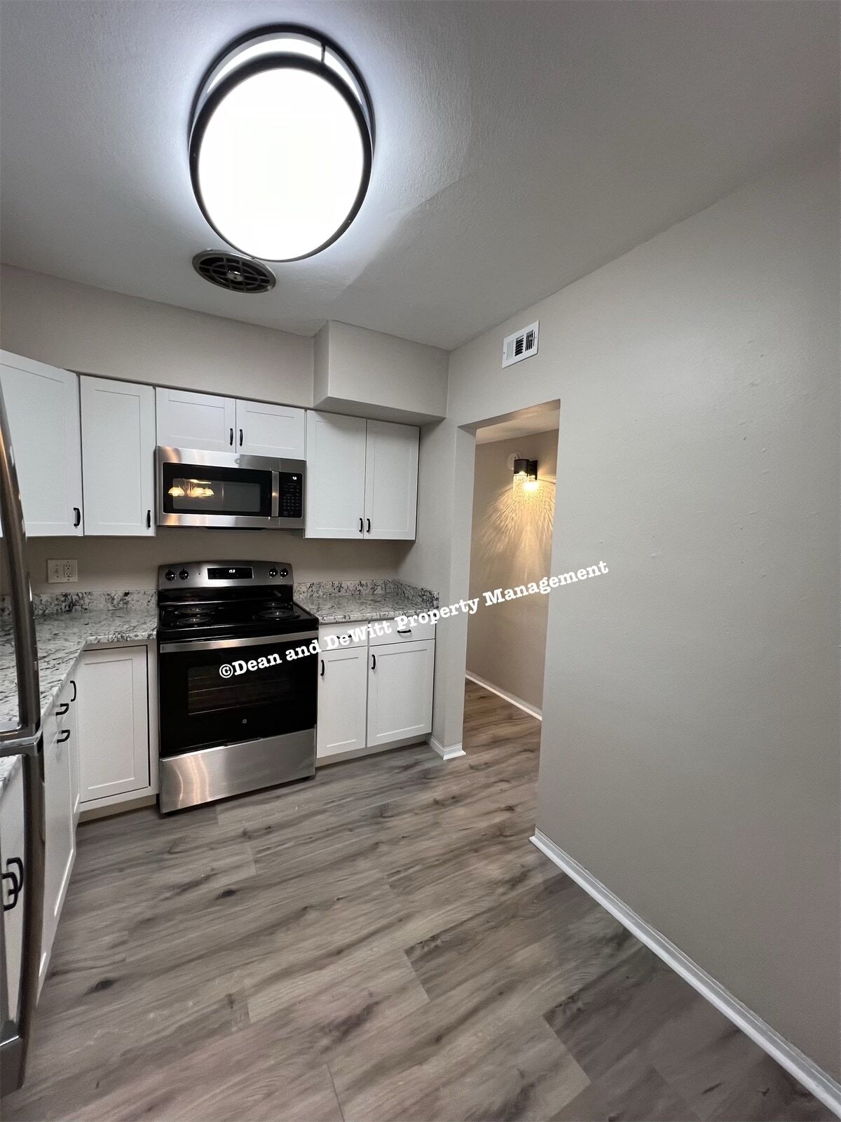 Building Photo - 1 Bed/1 Bath - Unit 17