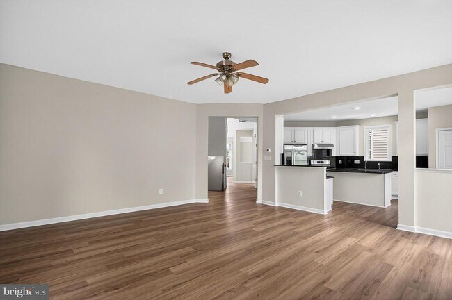 Building Photo - 42071 Pepperbush Pl