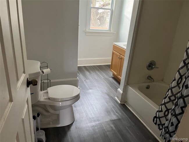 Building Photo - 7592 Maxwell Ave