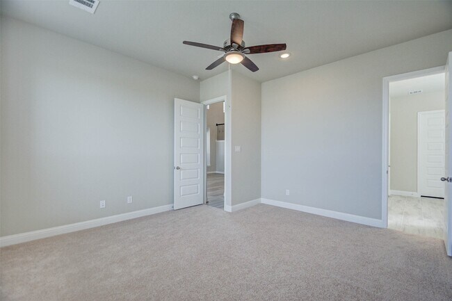 Building Photo - 6015 Marsh Lk Ct