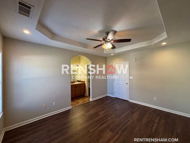 Building Photo - 152 Brighton Village Loop