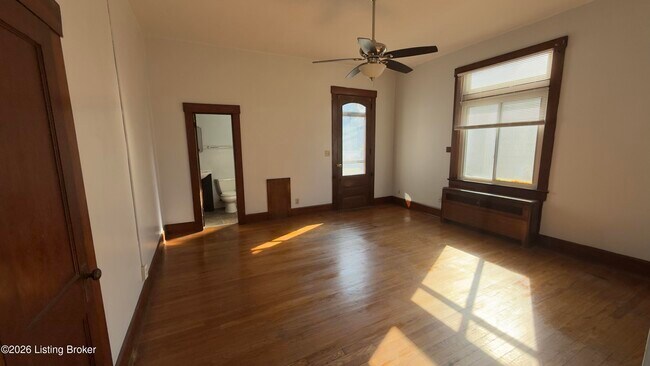 Building Photo - 2121 Culbertson Ave