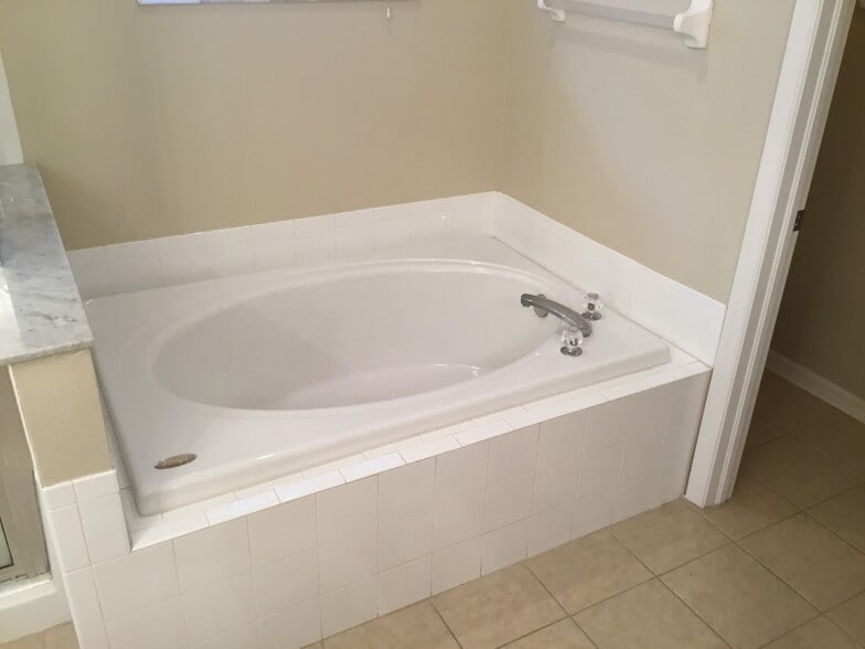 Building Photo - 10625 Cami Ct