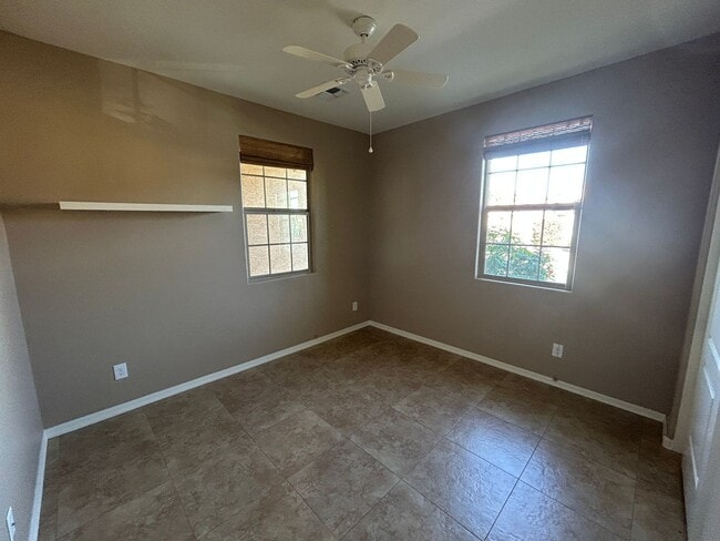 Building Photo - 18627 W North Ln