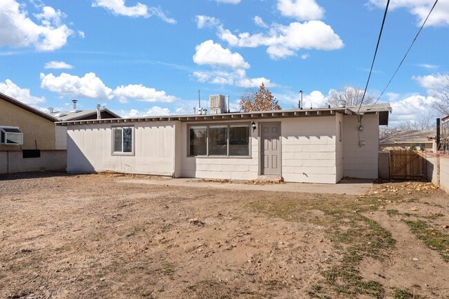 Building Photo - 532 Loma Hermosa Dr NW