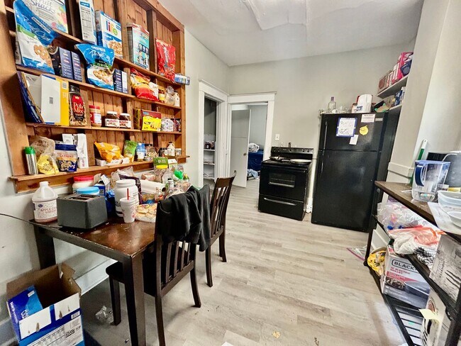 Building Photo - 5 Bedrooms for 2026-27 School Year