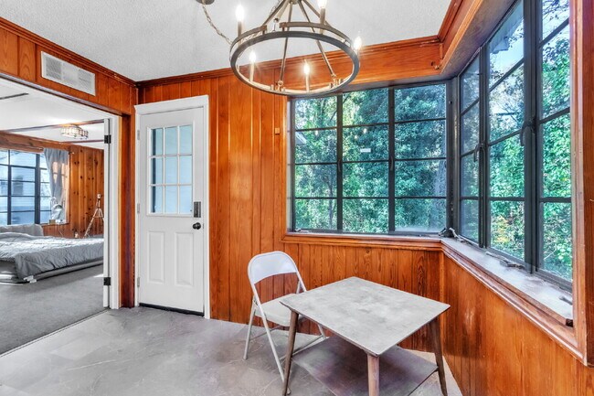 Building Photo - Beautifully Maintained 3BR/1BA Residence N...