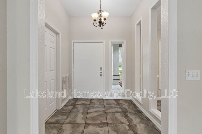 Building Photo - 95 Woodside Dr