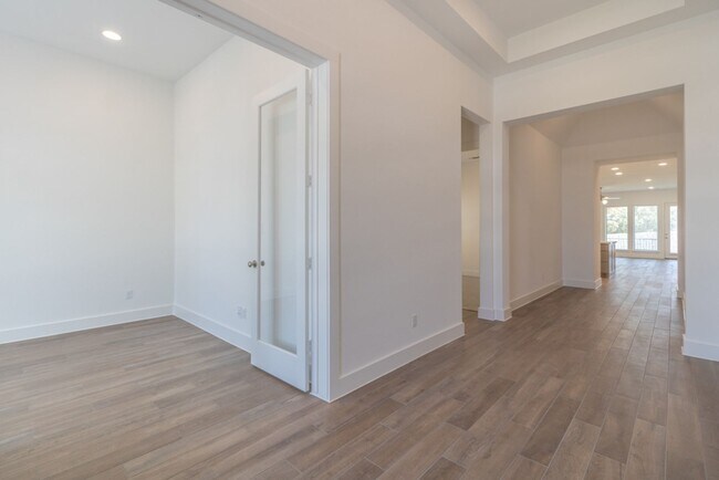 Building Photo - 1408 Plum Tree Way