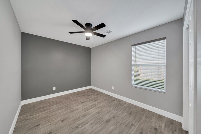 Building Photo - 15938 Wisteria Hill St