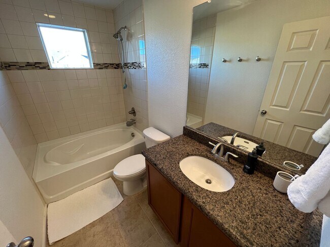 Building Photo - 4 Bed 4 Bath Home in Banning Lewis Ranch