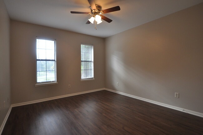 Building Photo - Coming Soon: Stunning 3 Bedroom, 2 Bathroo...
