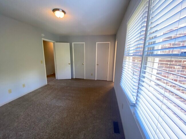 Building Photo - 4036-103 Greenleaf