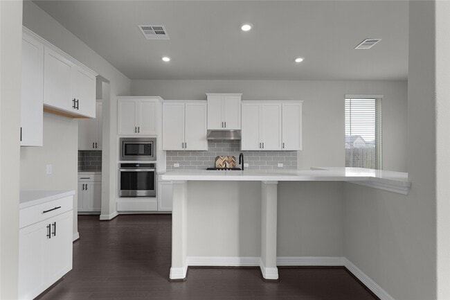 Building Photo - 6026 Lake Bridge Ln