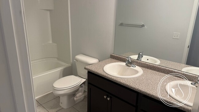 Building Photo - SUMMER MOVE-IN SPECIAL: $1000 OFF 1ST MONT...