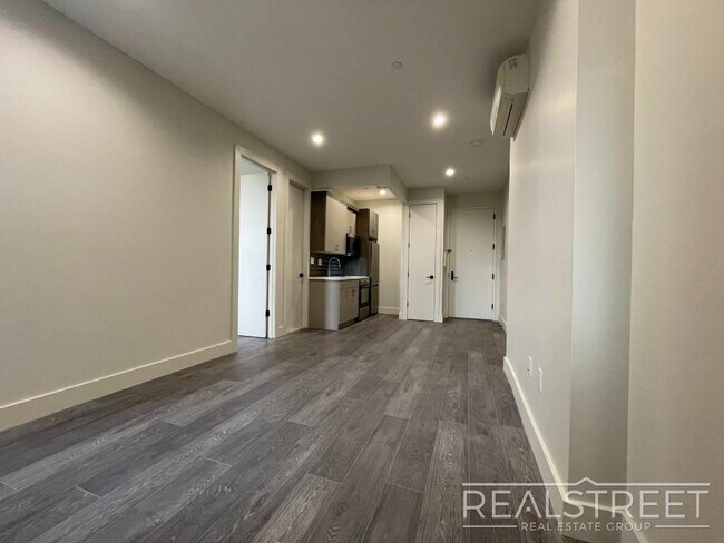 Building Photo - BRAND NEW 2 Bed in Bed Stuy!