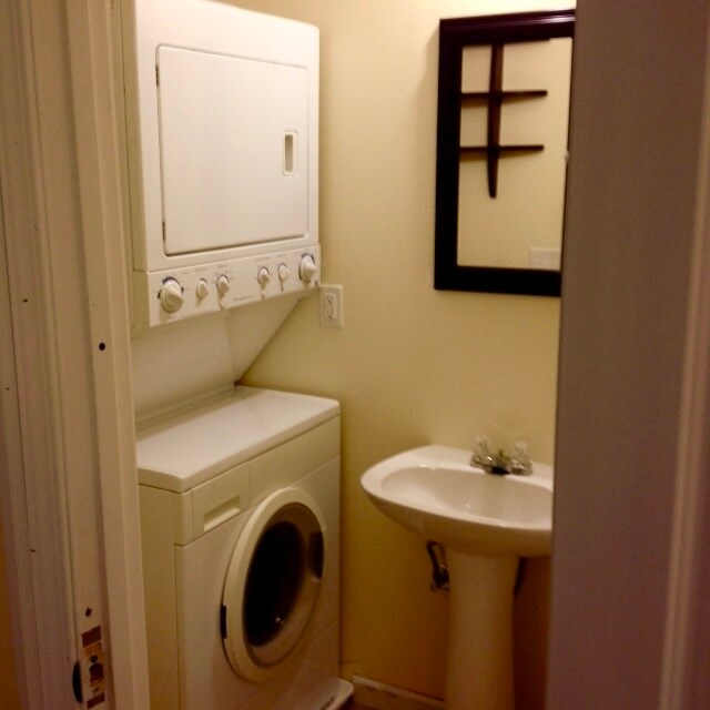 Building Photo - 6361 Olmadison Ln