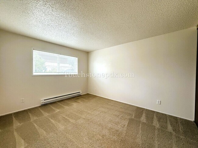 Building Photo - Charming 2-Bedroom Apartment in the Heart ...