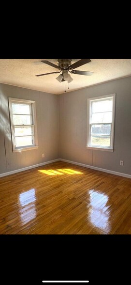 bedroom 1 - 738 W Grover St