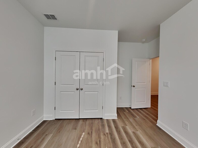 Building Photo - 1365 Soapstone Rd