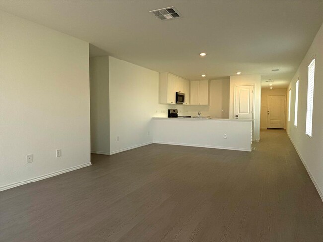 Building Photo - 242 Kings Row Ln