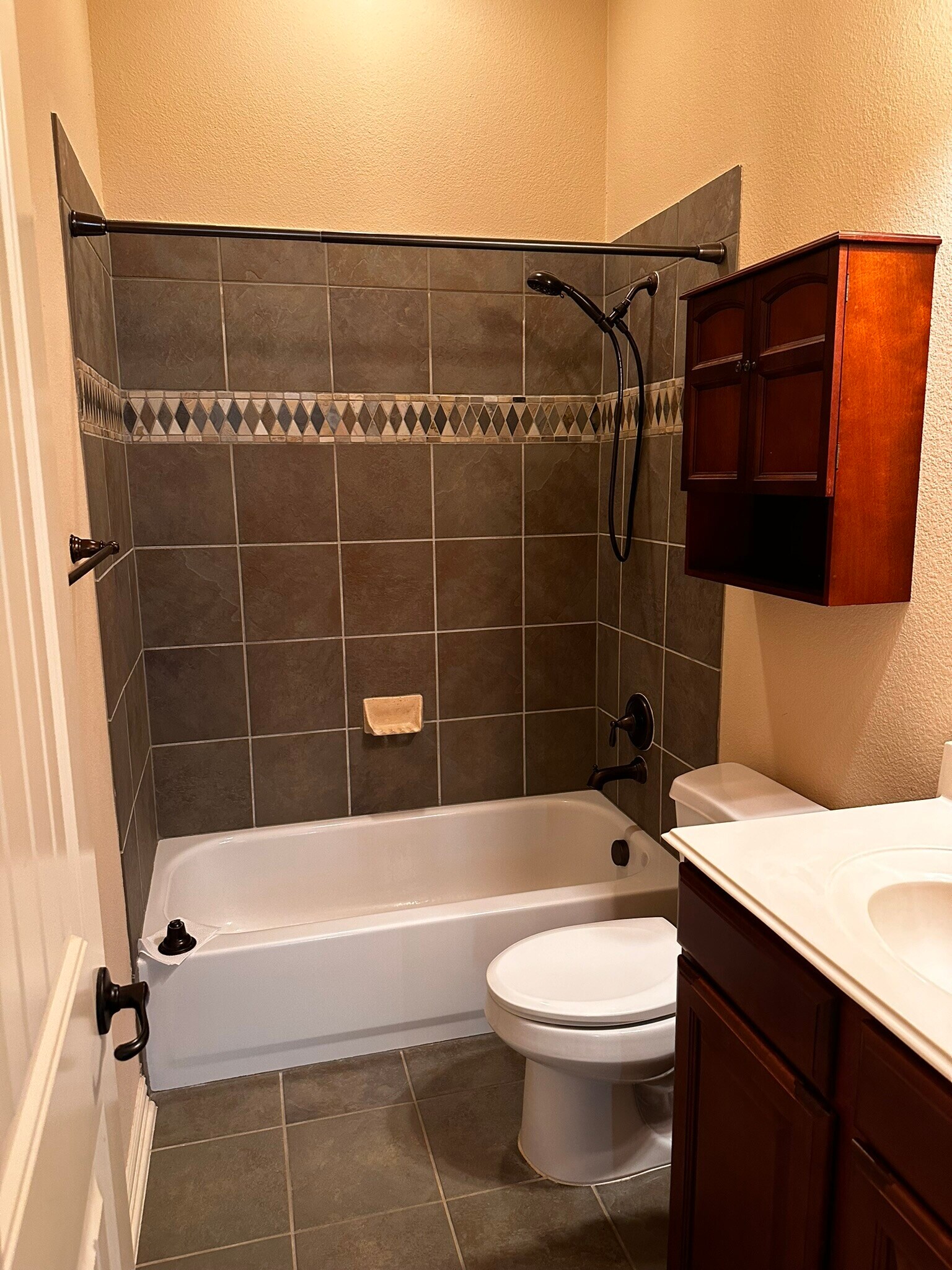 Full Bathroom - 3616 Patience Boulevard