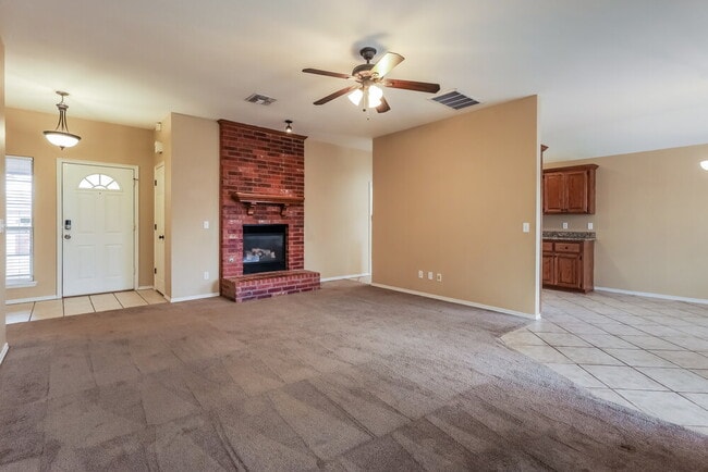 Building Photo - 8524 SW 37th St