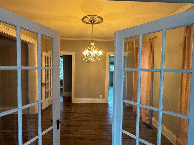 Living Room to Dining - 253 Jefferson St